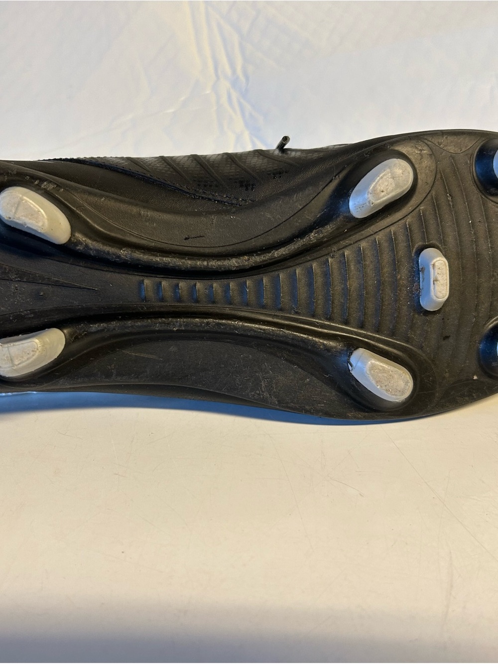 Nike Men's Black Athletic Soccer Cleats - Picture 9 of 12
